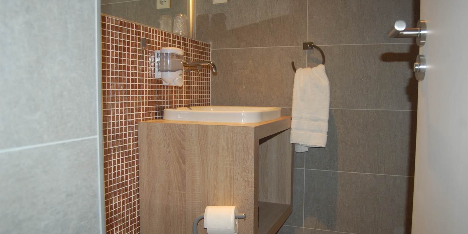 Suite WC séparés HJB proche bon marché galeries Lafyettes montparnasse